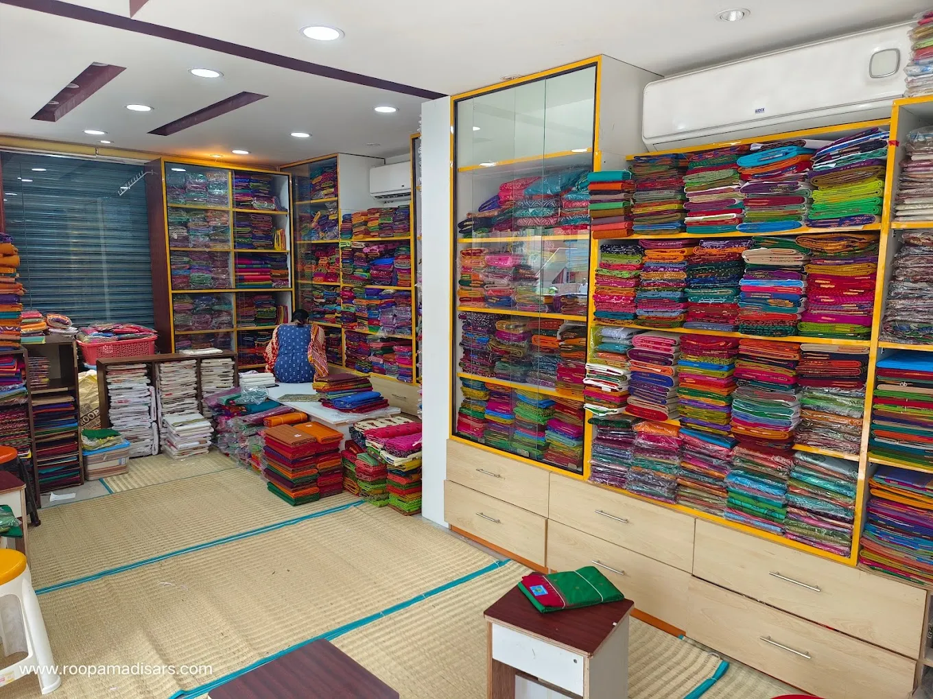 Roopa Cloth Store